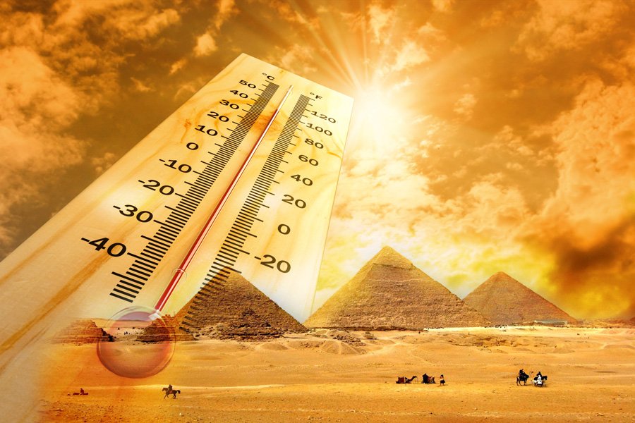 An illustration combining a thermometer, bright sun and the Giza pyramids to represent hot weather in Egypt