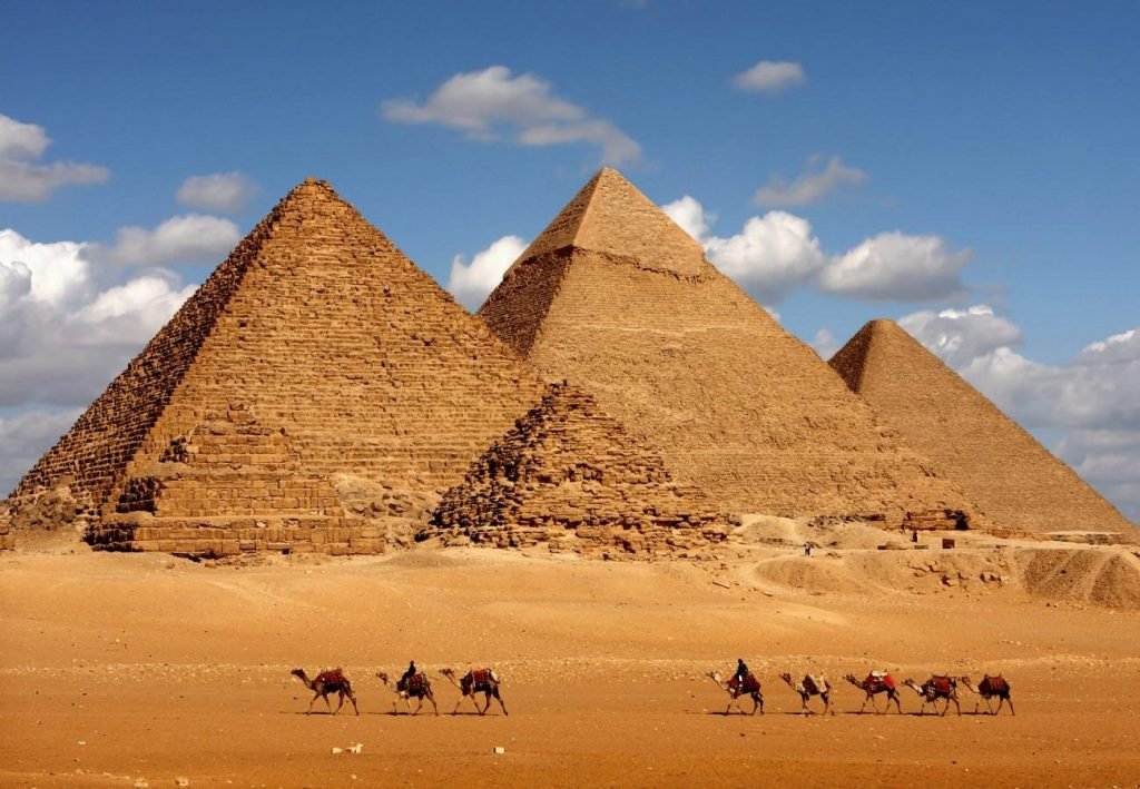 Private Day Tour to Pyramids of Giza, Sakkara and Memphis