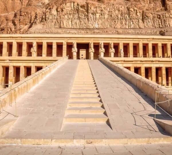 Luxor32