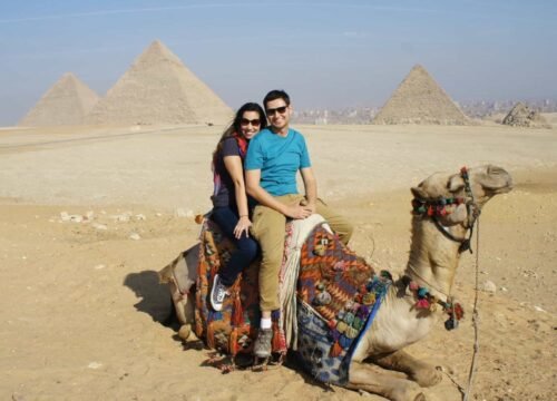 Private Day Trip to Giza Pyramids and Egyptian Museum